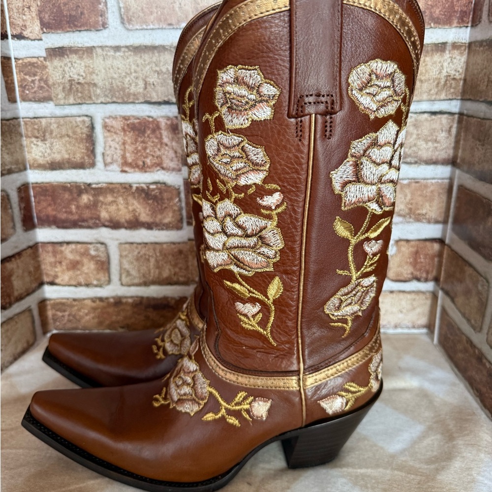 Lucchese Tan Floral Embroidered Heeled Boots NEW - Picture 4 of 9
